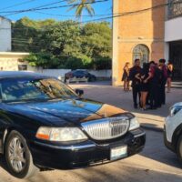 Lincoln Town Car Black