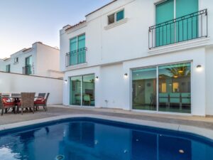 VILLA ESMERALDA