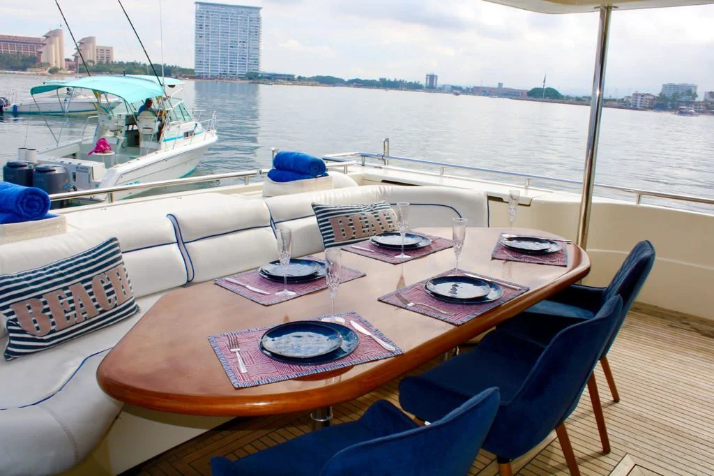 Yates de lujo Ferretti 80ft