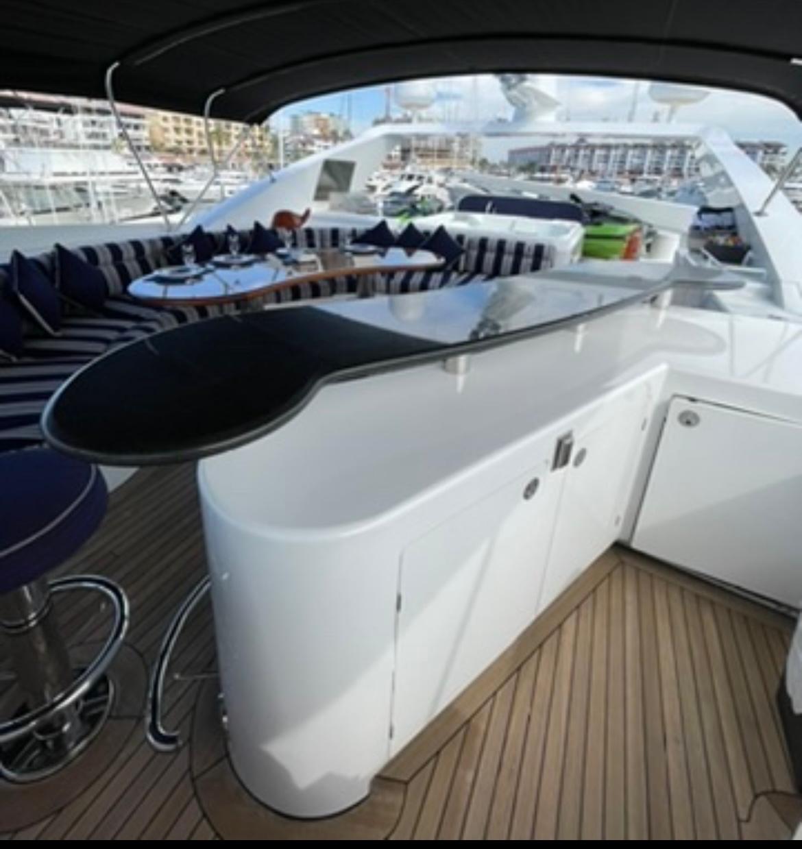 Luxury Yacht Palmer Johnson 120 pies – Experiencia Gourmet Exclusiva - Image 8