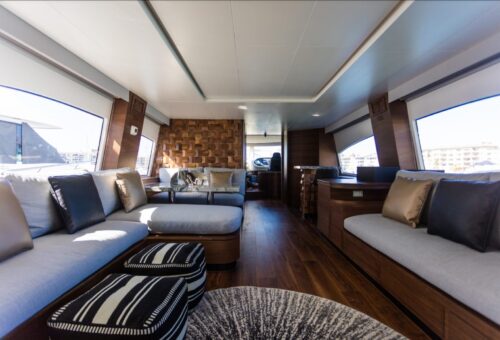 Luxury yacht Azimut 85ft - Image 8