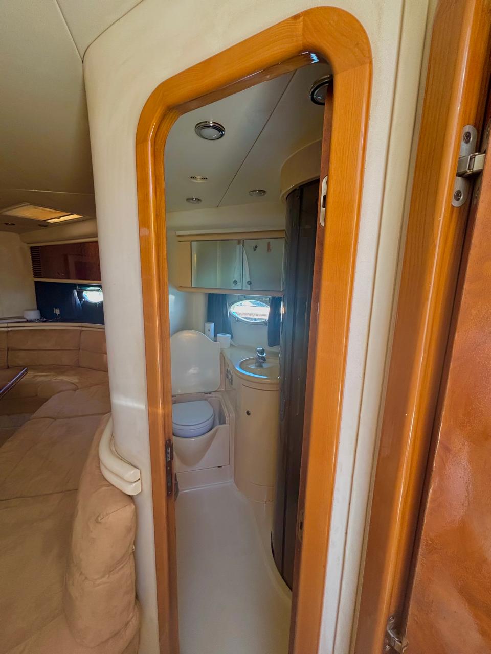 Sunseeker 55FT Yate de Lujo Privado en Puerto Vallarta - Image 11